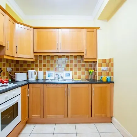 Appartement 16 -2 Bedroom - Sleeps 4 - Parking
