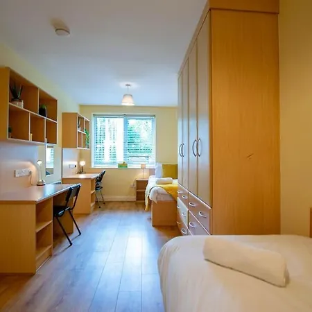 16 -2 Bedroom - Sleeps 4 - Parking * Galway