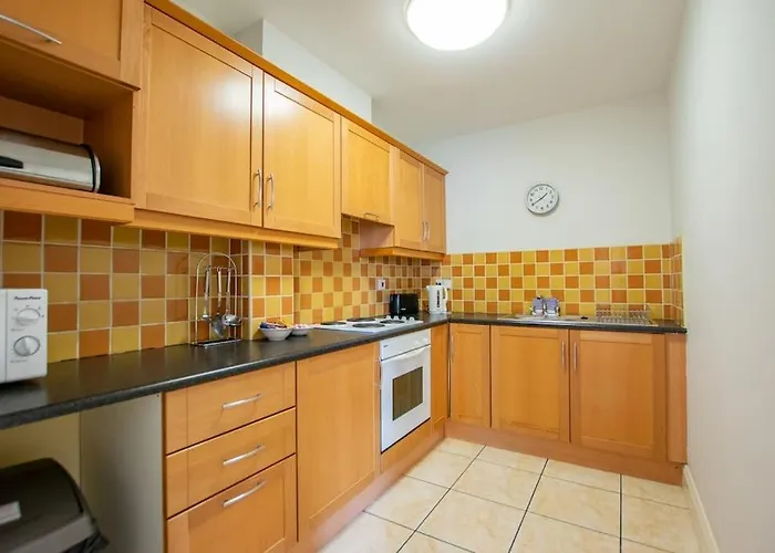 16 - Spacious With Parking Apartment Galway