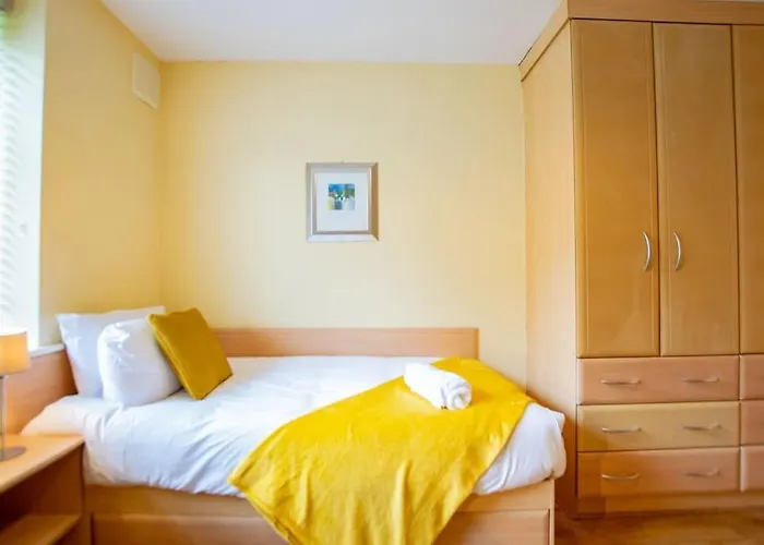 Apartment 16 - Spacious With Parking Galway