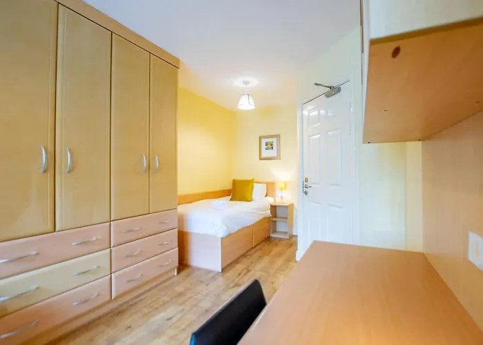 16 - Spacious With Parking Apartment